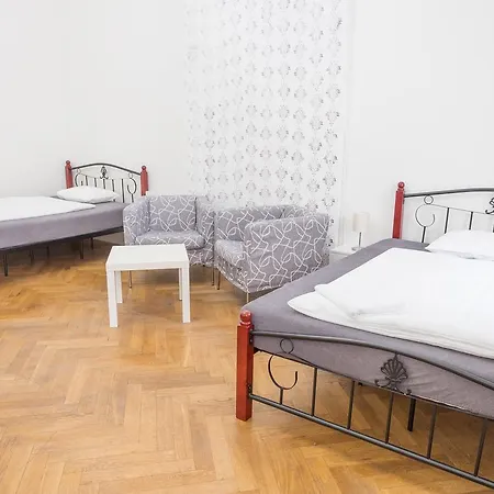 Apartment Resslova By The Dancing House *