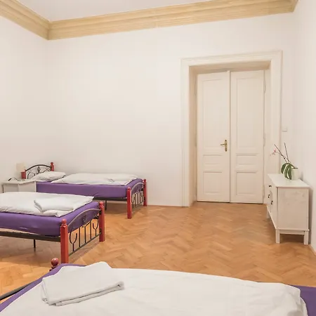 Apartment Resslova By The Dancing House Prague