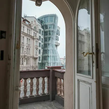 Apartment Resslova By The Dancing House *