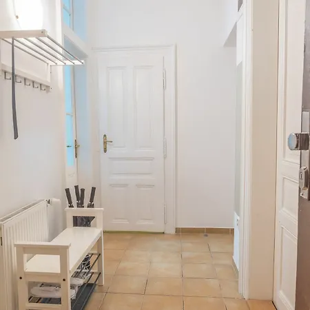 Apartment Resslova By The Dancing House *