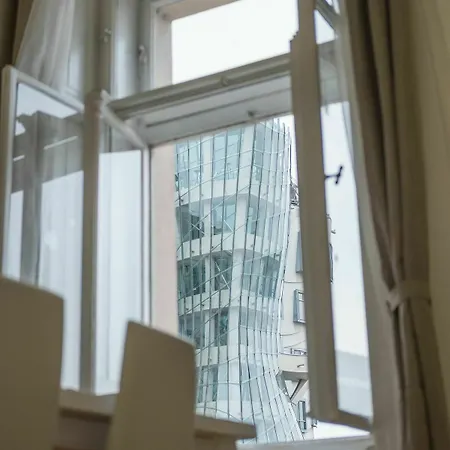 Apartment Resslova By The Dancing House